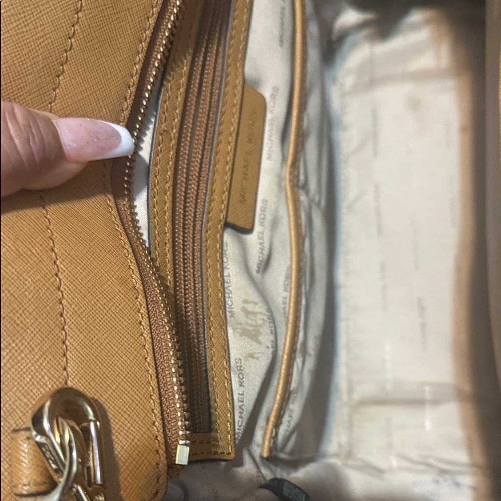 Michael Kors White and Tan Tote Bag - Picture 4 of 7